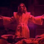‘Mandy’: An ’80s Revenge Horror Soaked in Colours Graded to Their Most Vivid Limits - 《曼蒂》：一部80年代复仇恐怖片，被颜色浸透到最鲜艳的极限。