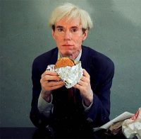 Why Andy Warhol is Eating a Whopper in Burger King’s Strange New Ad - 为什么安迪·沃霍尔在汉堡王的奇怪的新广告里吃了一个大餐？